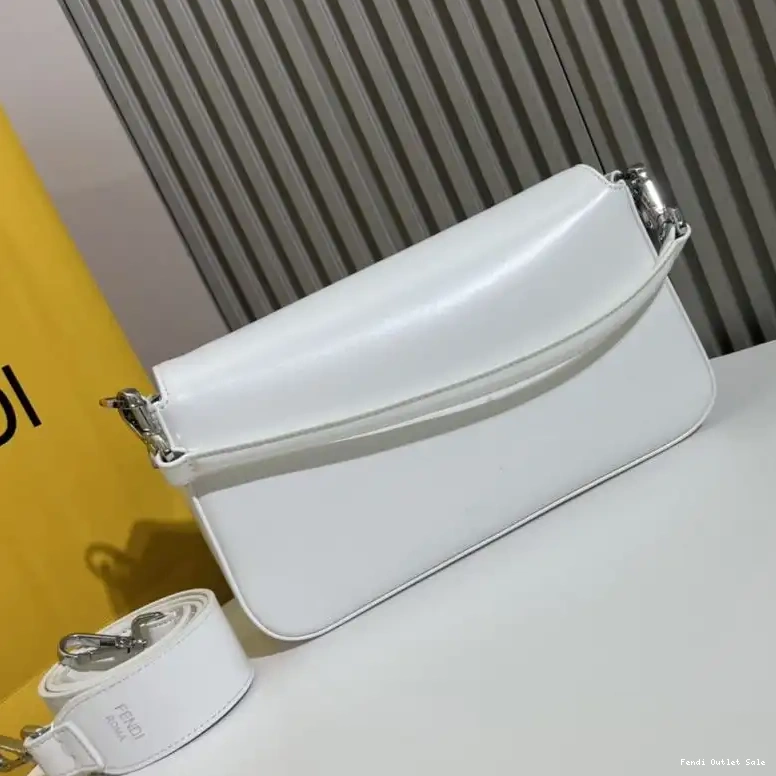 Affordable In Fendi Medium Tiffany Leather Smooth Baguette Bag White 0406